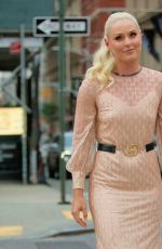 LINDSEY VONN in a Gucci Dress Heading to 2021 Sports Humanitarian Awards 07/12/2021