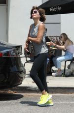 LISA RINNA Out for a Quick Snack in Brentwood 07/15/2021