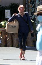RENEE ZELLWEGER Shopping at Whole Foods in Los Angeles 07/03/2021