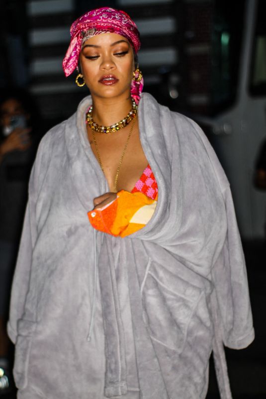 RIHANNA on the Set of ASAP Rocky Music Video in Bronx 07/10/2021