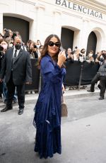 SALMA HAYEK Arrives at Balenciaga Haute Couture Fall/Winter Show at Paris Fashion Week 07/07/2021