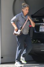 SARAH MICHELLE GELLAR Arrives at Her Home in Santa Monica 07/02/2021