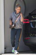 SARAH MICHELLE GELLAR Arrives at Her Home in Santa Monica 07/02/2021