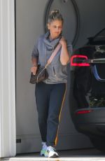 SARAH MICHELLE GELLAR Arrives at Her Home in Santa Monica 07/02/2021