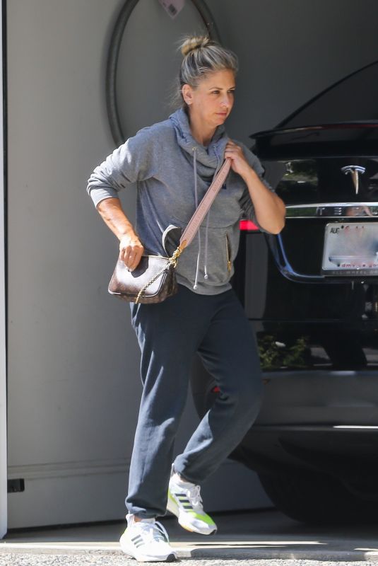 SARAH MICHELLE GELLAR Arrives at Her Home in Santa Monica 07/02/2021