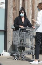 SHANNEN DOHERTY Shopping at Vintage Grocers in Malibu 07/16/2021