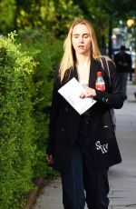 SUKI WATERHOUSE Out and About on Portobello Road in London 07/04/2021