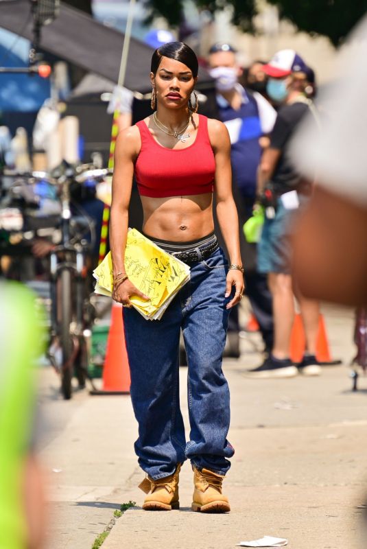 TEYANA TAYLOR on the Set of A Thousand and One in Harlem 07/27/2021