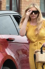 AMY HART Out for Lunch with Friends in Portsmouth 08/08/2021