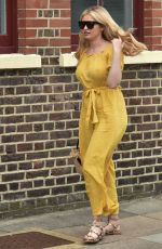 AMY HART Out for Lunch with Friends in Portsmouth 08/08/2021