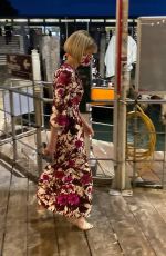 ANNA WINTOUR Leaves Dolce & Gabbana Fashion Show in Venice 08/29/2021