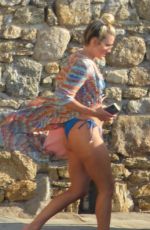 ASHLEY ROBERTS, JANETTE MANRARA and LOU TEASDALE in Mykonos 08/19/2021