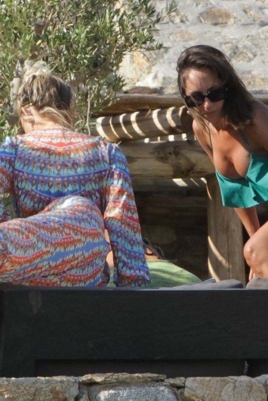 ASHLEY ROBERTS, JANETTE MANRARA and LOU TEASDALE in Mykonos 08/19/2021