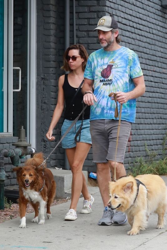 AUBREY PLAZA and Jeff Baena Out with Their Dogs at Tailwaggers & Tailwashers Hollywood Pet Supply Store 08/21/2021
