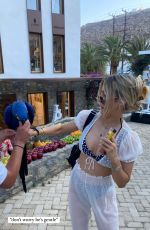 BEATRICE BOUCHARD - Instagram Photos 08/08/2021