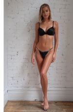ELIZABETH TURNER - Instagram Photos 08/01/2021