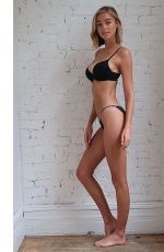 ELIZABETH TURNER - Instagram Photos 08/01/2021