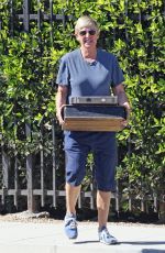 ELLEN DEGENERES Shopping for Antiques at a Garden Center in Montecito 08/04/2021