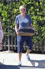 ELLEN DEGENERES Shopping for Antiques at a Garden Center in Montecito 08/04/2021