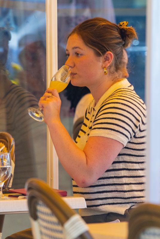 EMMA KENNEY Out for Lunch at Sunset Plaza in West Hollywood 08/05/2021