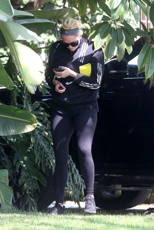 ERIKA JAYNE Heading to Morning Workout in Los Angeles 08/16/2021