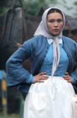 FLORENCE PUGH on the Set of The Wonde