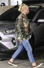 GWEN STEFANI Out in Beverly Hills 08/10/2021