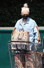 GWENSTEFANI Shopping at Bristol Farms in West Hollywood 08/24/2021