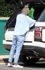 GWENSTEFANI Shopping at Bristol Farms in West Hollywood 08/24/2021