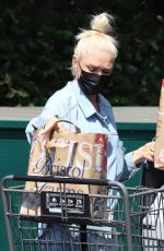 GWENSTEFANI Shopping at Bristol Farms in West Hollywood 08/24/2021