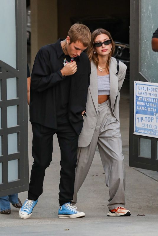 HAILEY and Jusin BIEBER Arrives for a Churc Service in Beverly Hills 08/25/2021