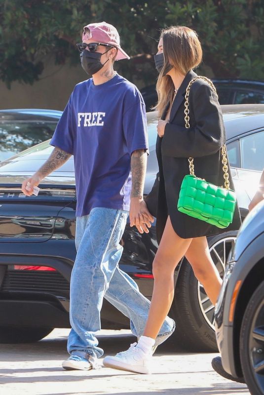 HAILEY and Justin BIEBER Out in Malibu 08/06/2021