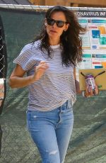 JENNIFER GARNER at Her New Home Under Construction in Brentwood 08/26/2021