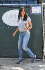 JENNIFER GARNER at Her New Home Under Construction in Brentwood 08/26/2021