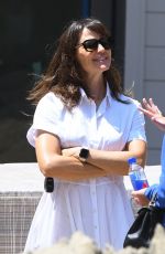 JENNIFER GARNER Checking Up Progress on Her New Mansion in Brentwood 08/24/2021