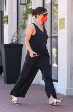 JENNIFER GARNER Out adn About in Los Angeles 08/04/2021