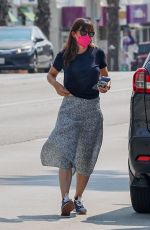 JENNIFER GARNER Out and About in Los Angeles 08/23/2021