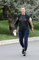 JENNIFER GARNER Out for a Morning Walk in Brentwood 08/21/2021