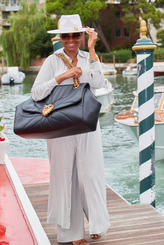 JENNIFER HUDSON Arrives at Hotel Excelsior in Venice 08/28/2021