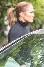 JENNIFER LOPEZ and Ben Affleck Kissing in Front of Ben