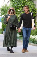 JULIA ROBERTS and Danny Moder Out in New York 08/02/2021