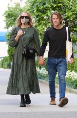 JULIA ROBERTS and Danny Moder Out in New York 08/02/2021