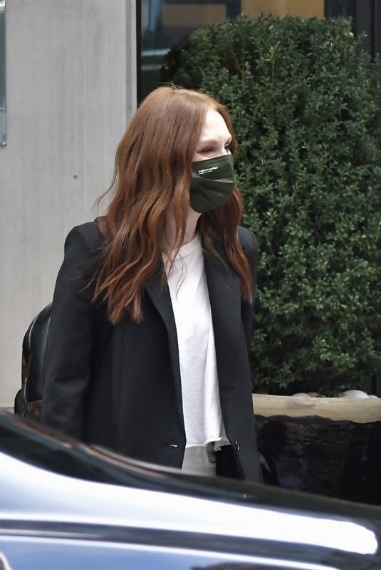 JULIANNE MOORE Leaves Her Hotel in New York 08/25/2021