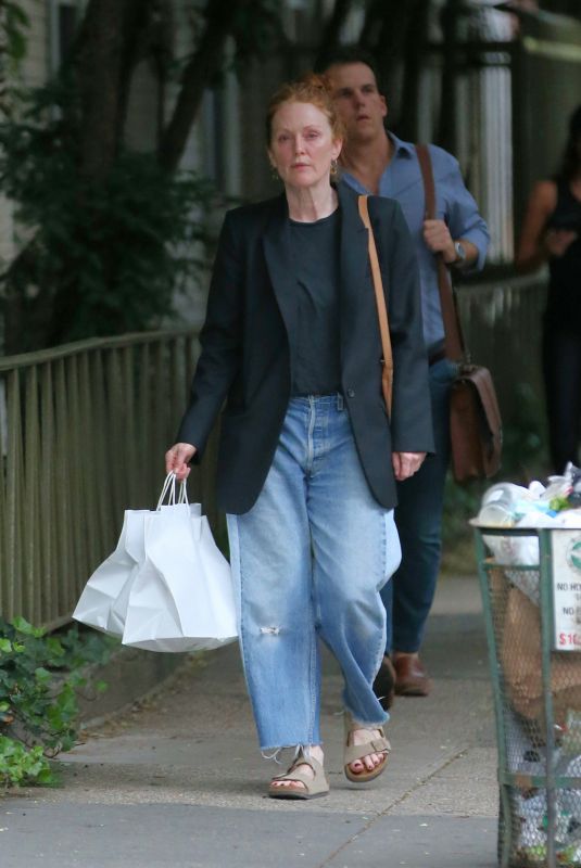 JULIANNE MOORE Out in New York 08/09/2021