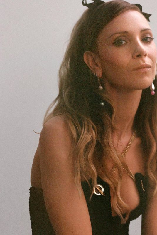 JUNO TEMPLE for Odda Magazine, August 2021