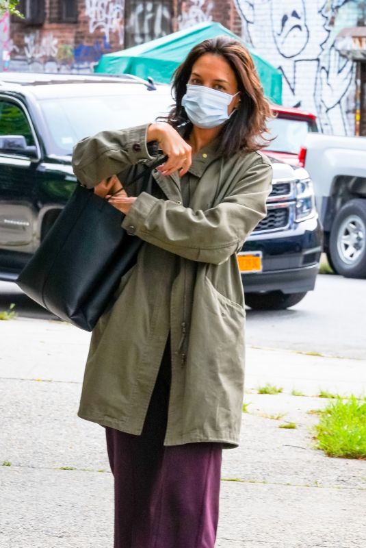 KATIE HOLMES Out for a Morning Walk in New York 08/20/2021