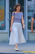KATIE HOLMES Out for Dinner in New York 08/11/2021