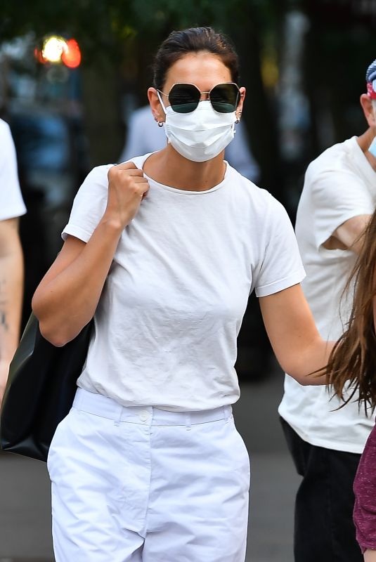 KATIE HOLMES Out for Dinner in New York 08/13/2021