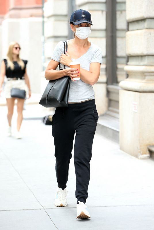 KATIE HOLMES Out for Morning Coffee in New York 08/03/2021