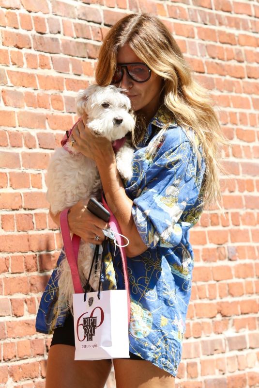 KELLY BENSIMON Out with Her Dog in New York 08/25/2021
